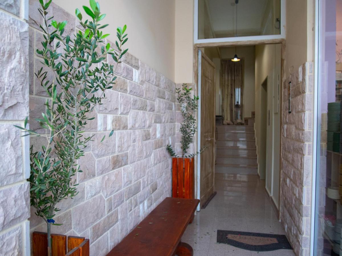 Castor - The Spartan Home Luaran gambar
