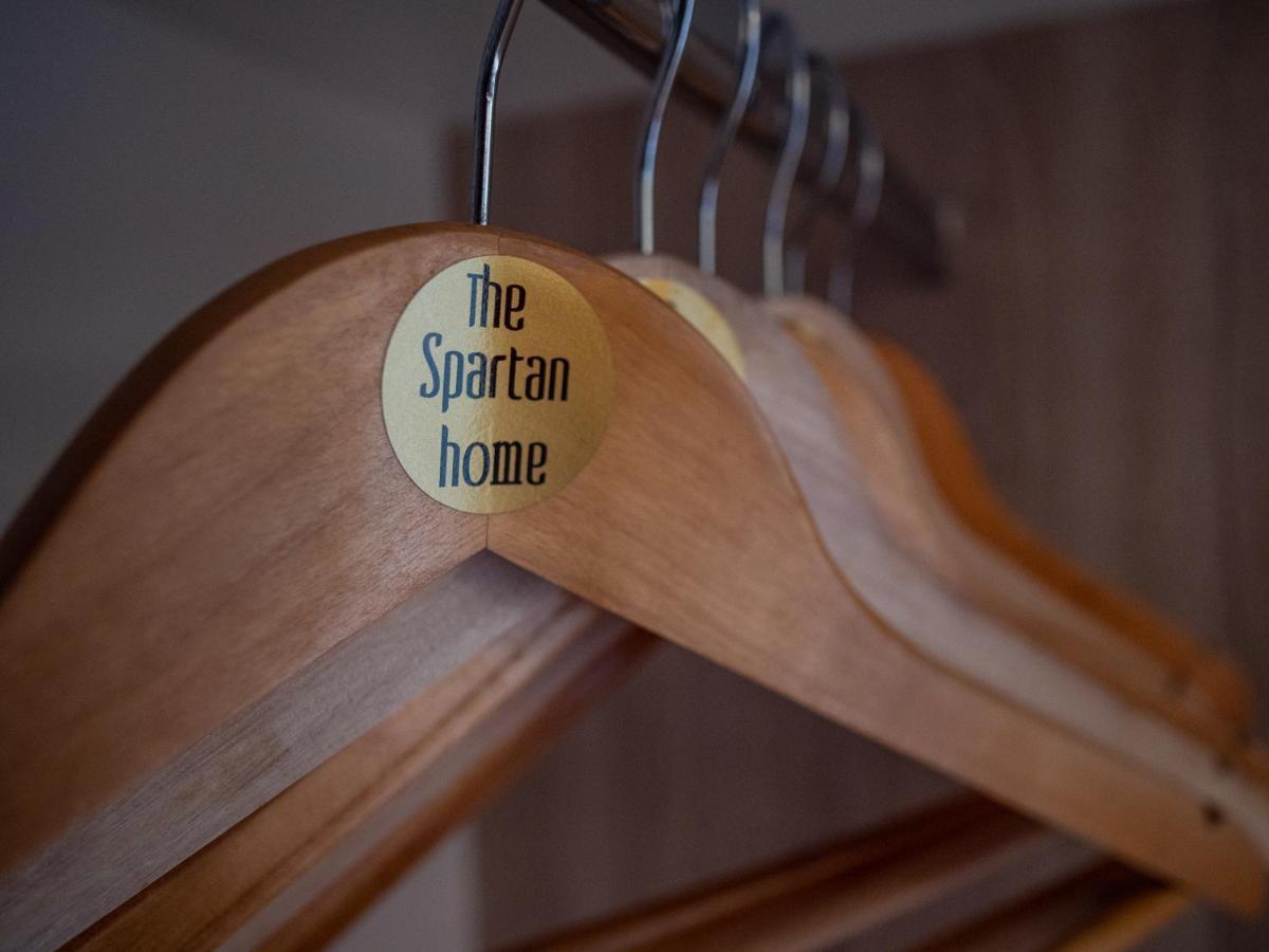 Castor - The Spartan Home Luaran gambar